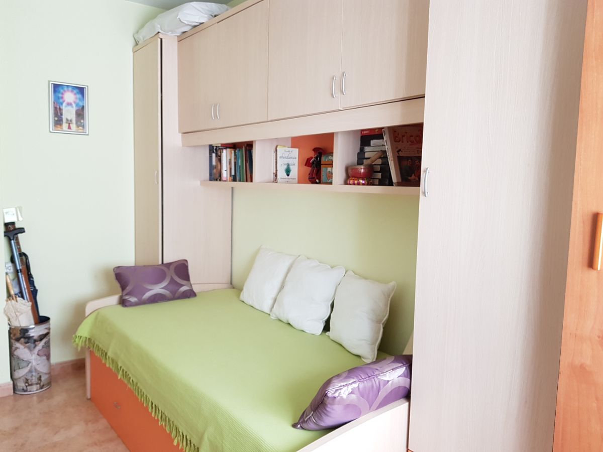 For sale of flat in Águilas