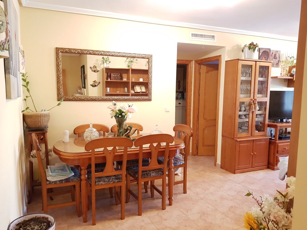 For sale of flat in Águilas