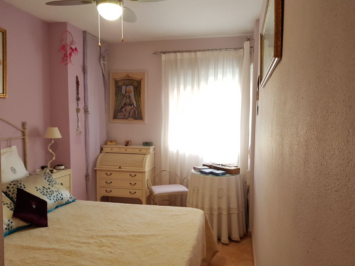 For sale of flat in Águilas