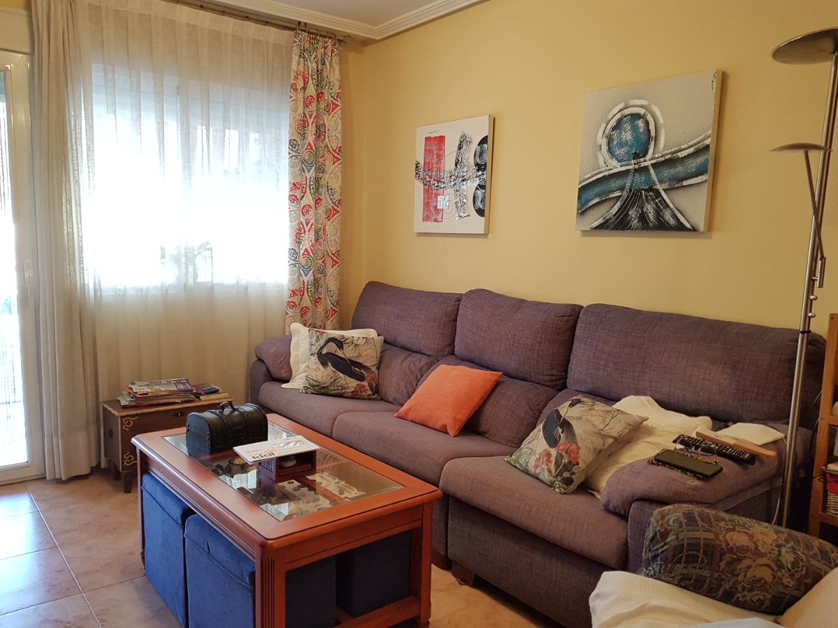 For sale of flat in Águilas