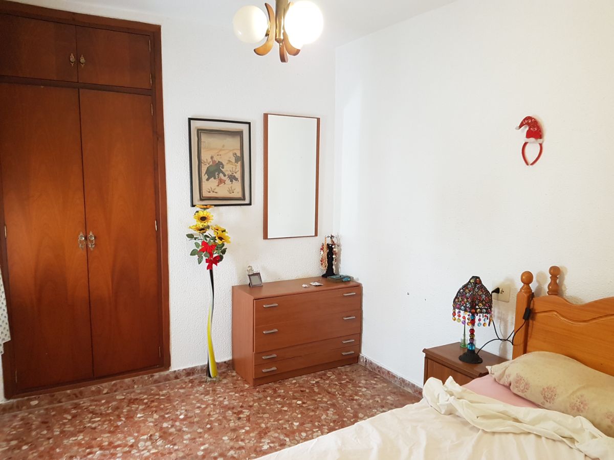 For sale of flat in Águilas