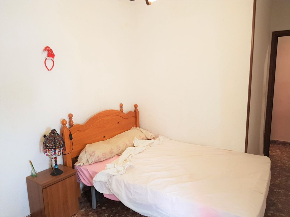 For sale of flat in Águilas