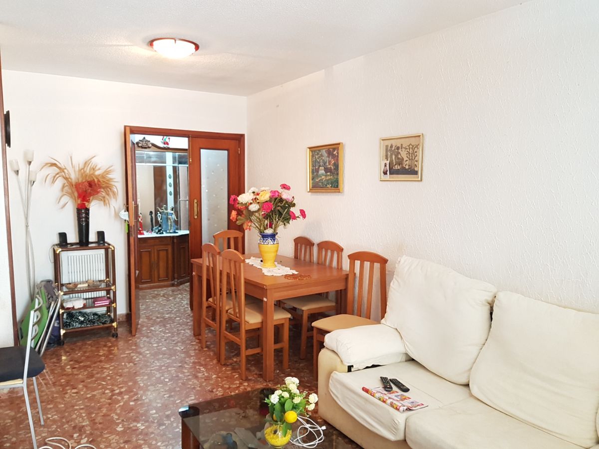 For sale of flat in Águilas