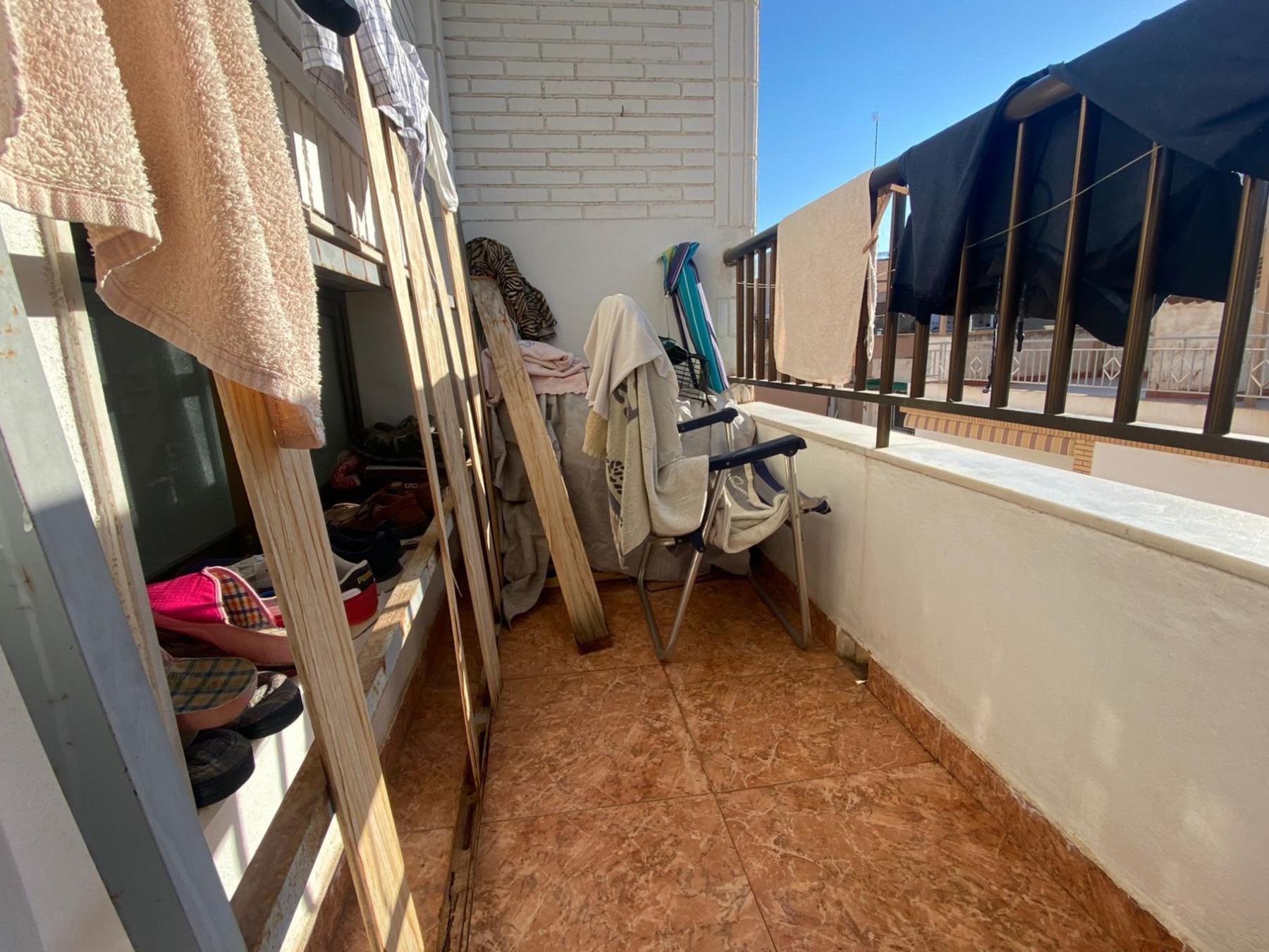 For sale of flat in Águilas