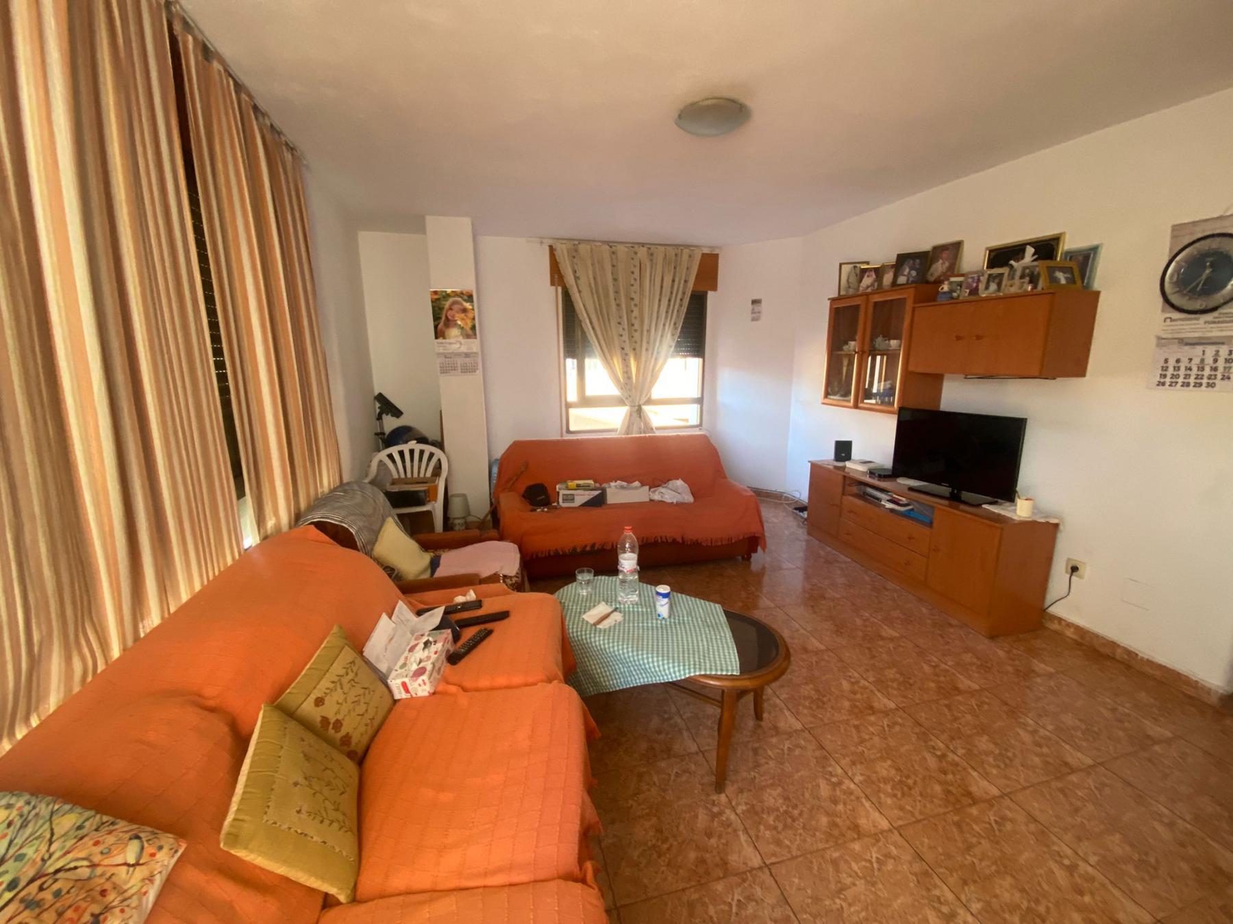 For sale of flat in Águilas