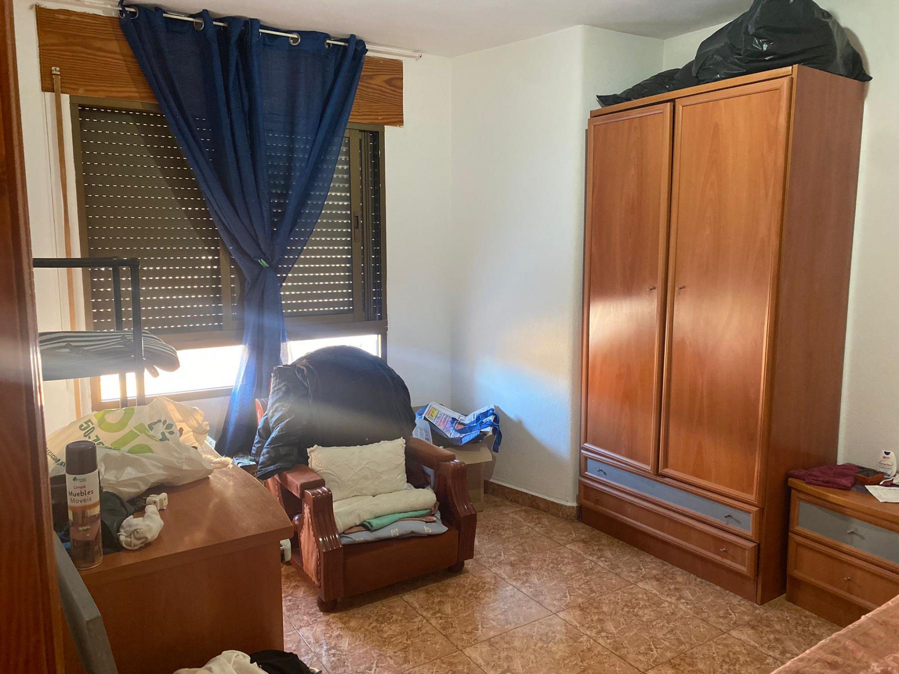 For sale of flat in Águilas