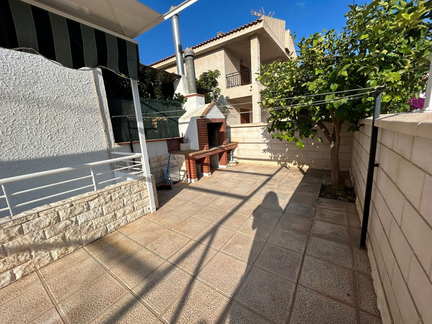 For sale of flat in Águilas