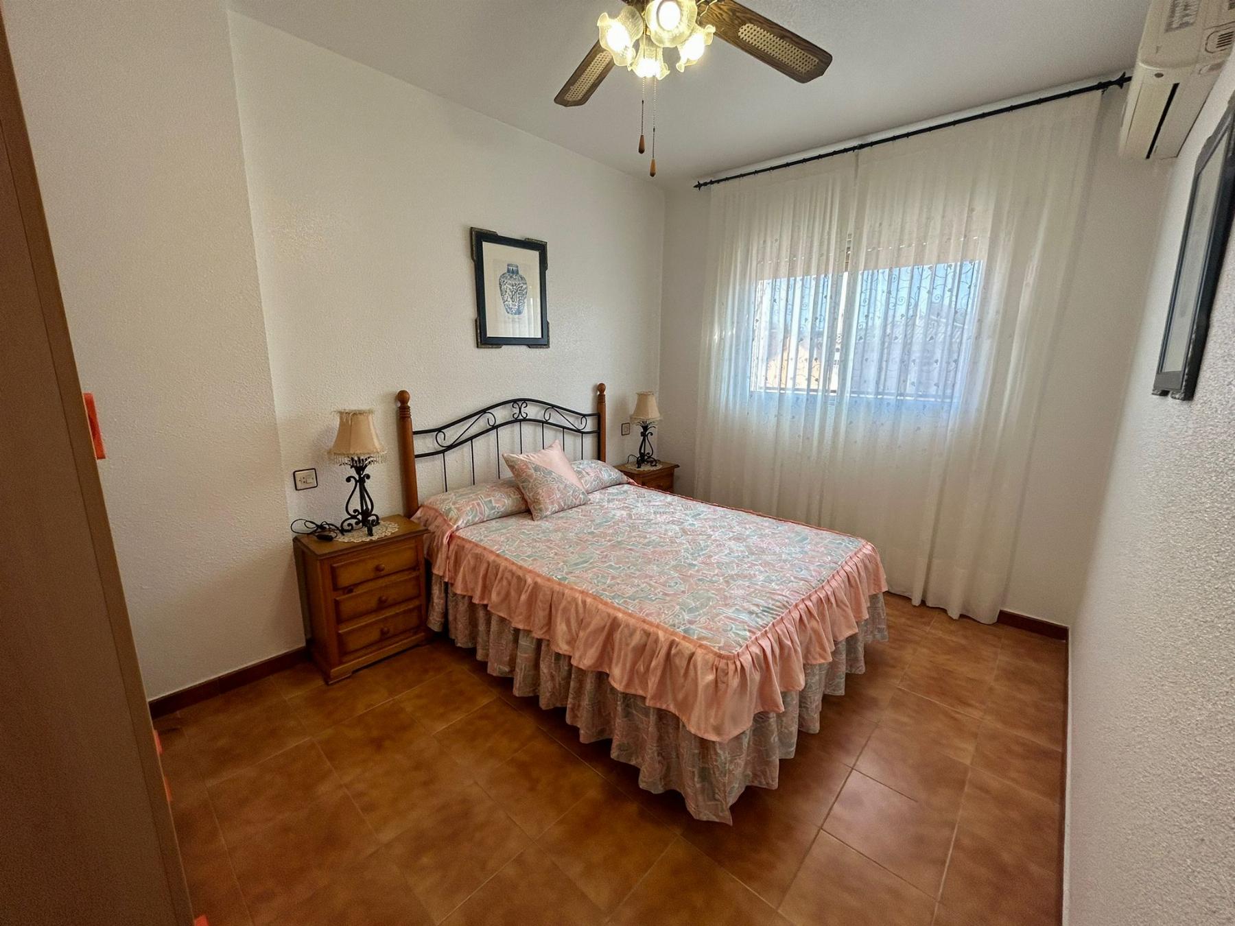 For sale of flat in Águilas