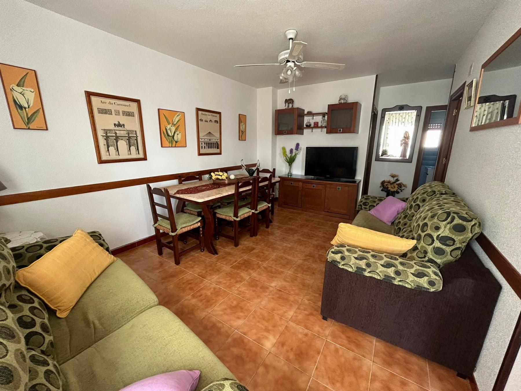 For sale of flat in Águilas