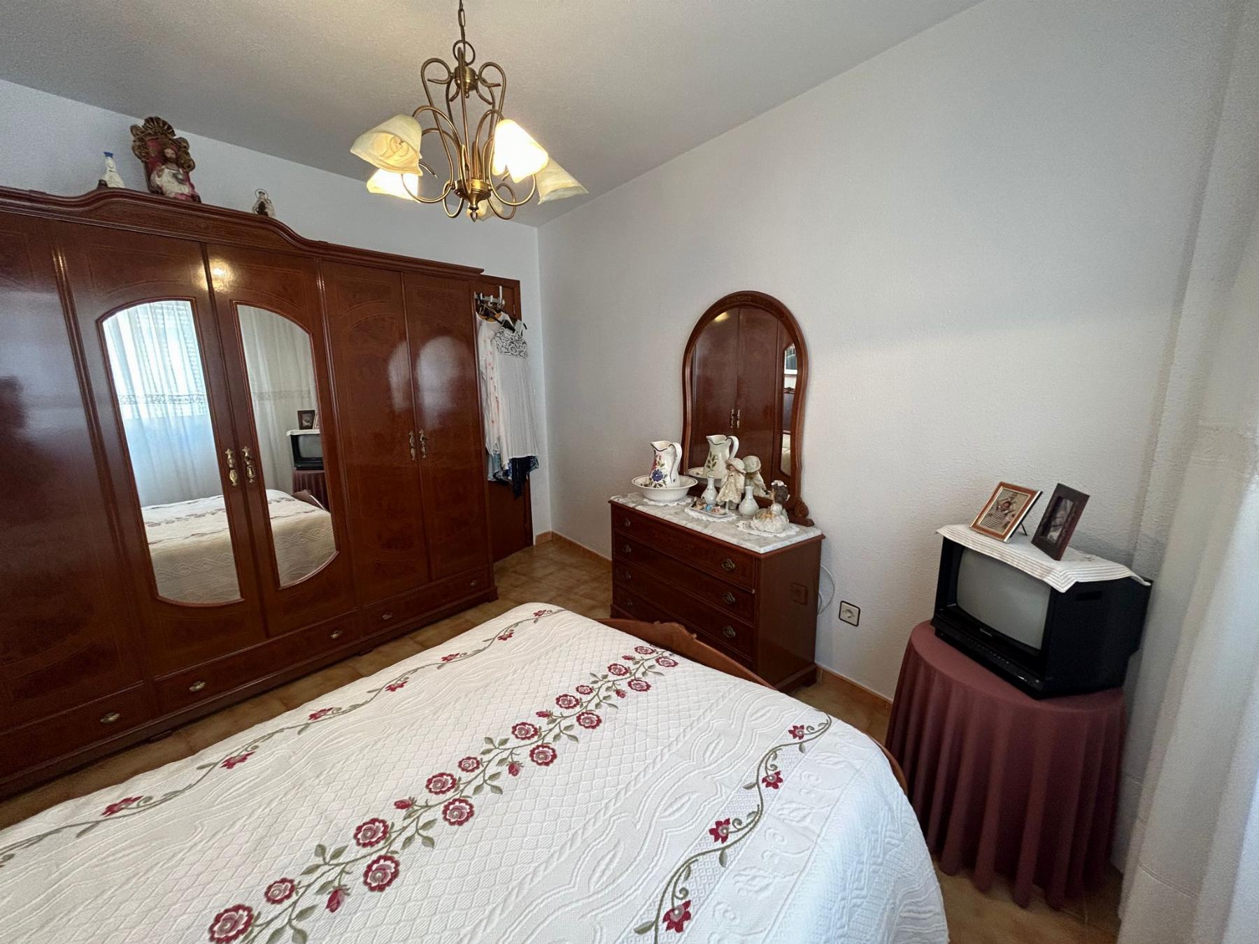 For sale of flat in Águilas