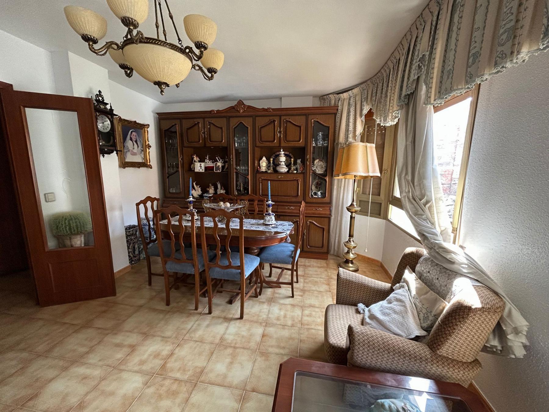 For sale of flat in Águilas