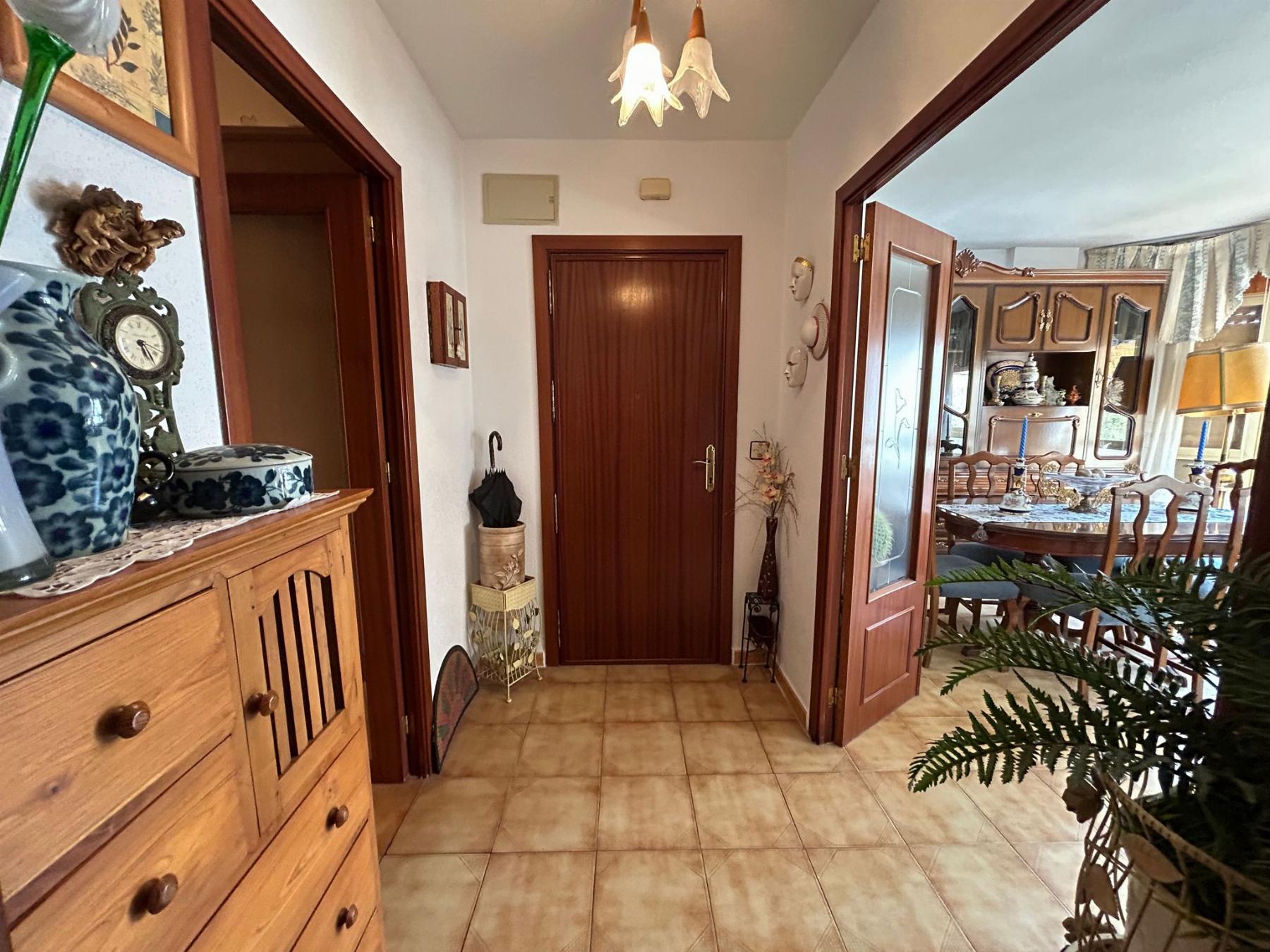 For sale of flat in Águilas