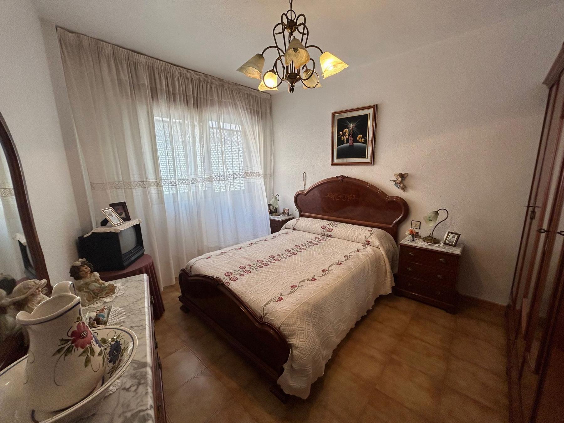 For sale of flat in Águilas