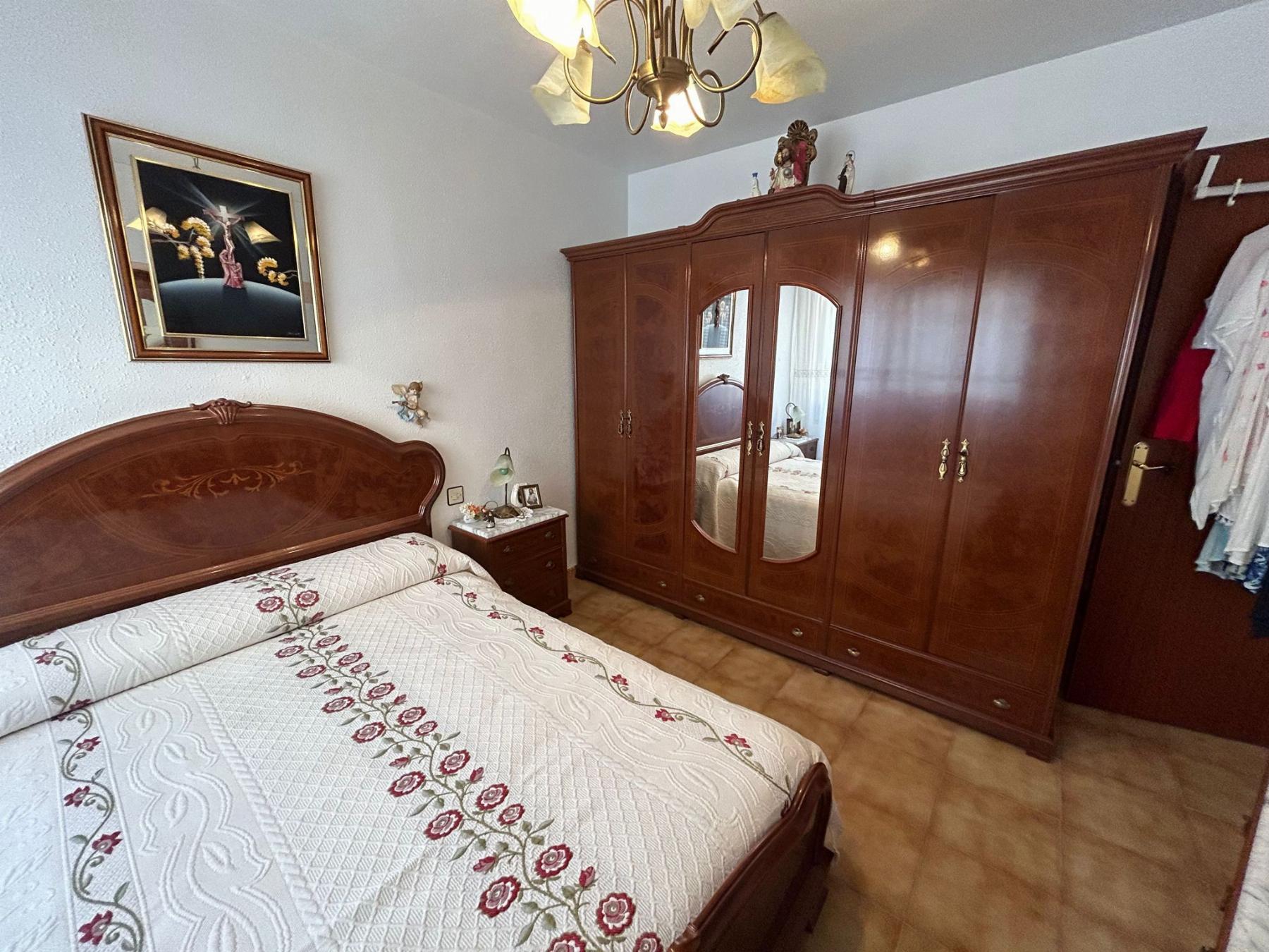 For sale of flat in Águilas
