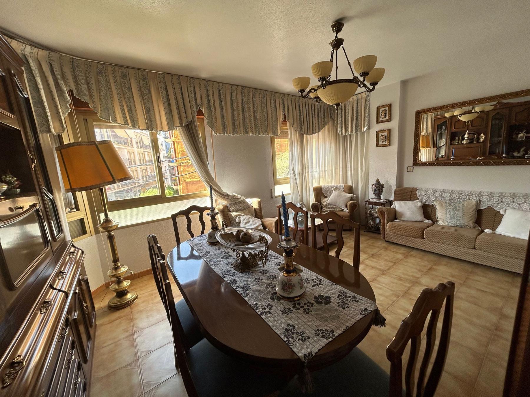 For sale of flat in Águilas