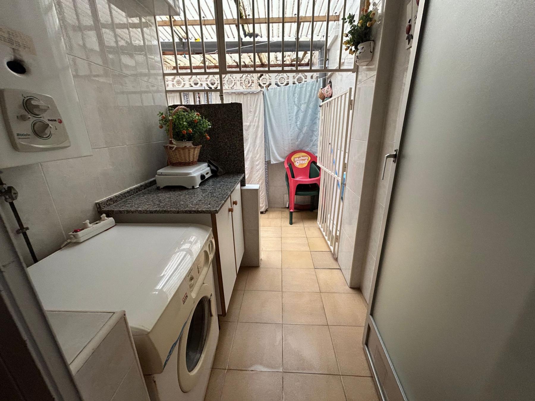 For sale of flat in Águilas