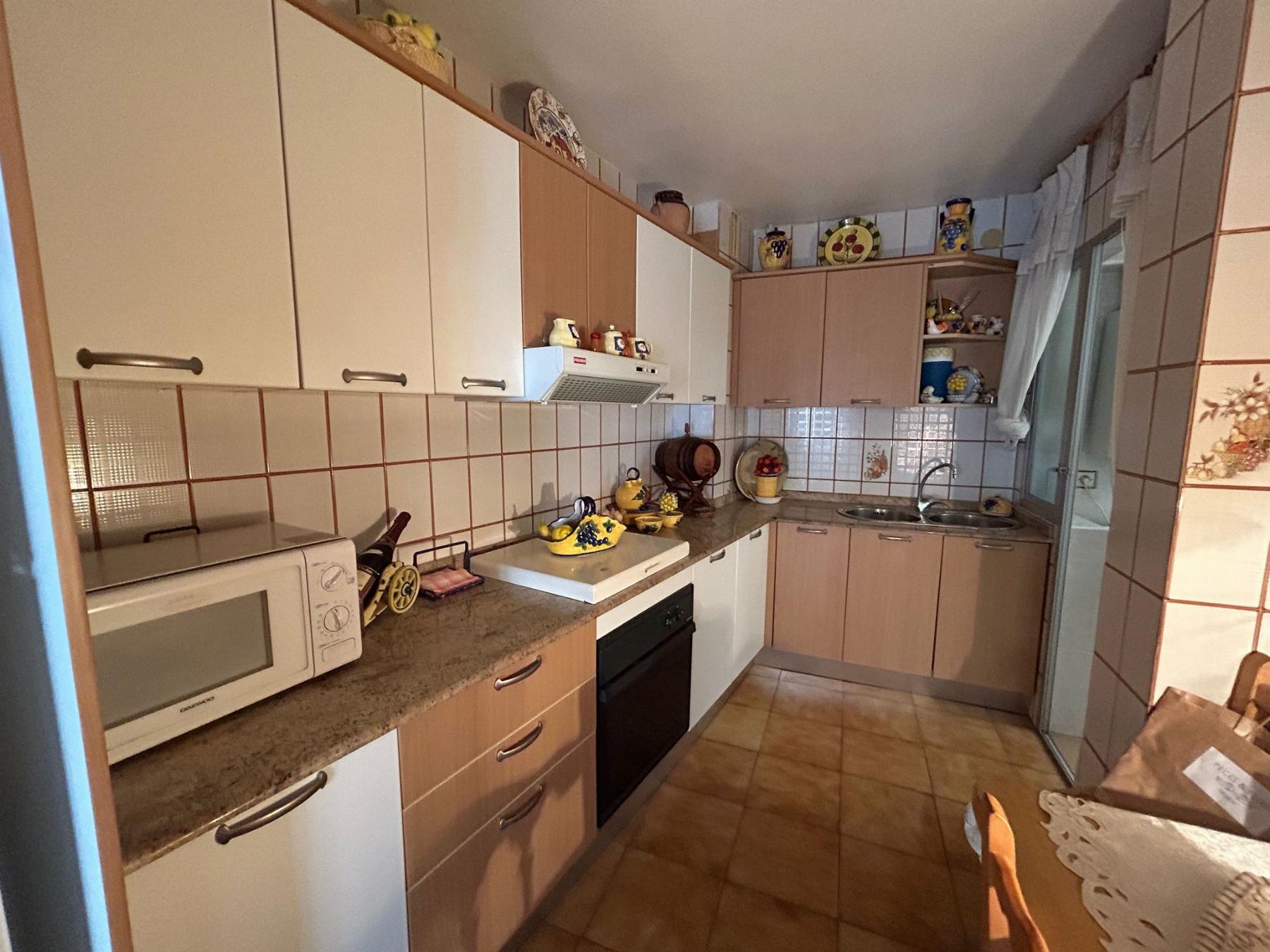 For sale of flat in Águilas