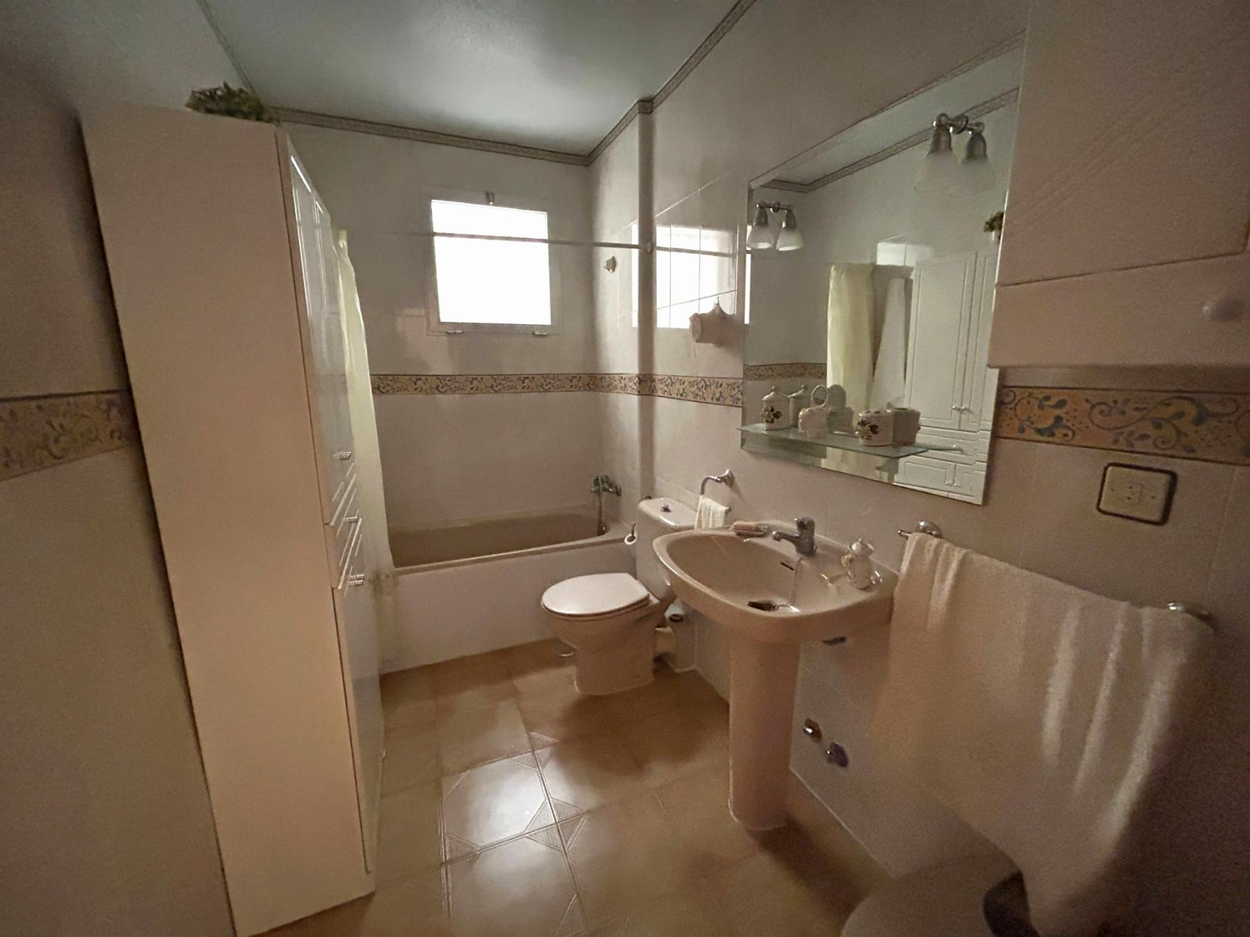 For sale of flat in Águilas