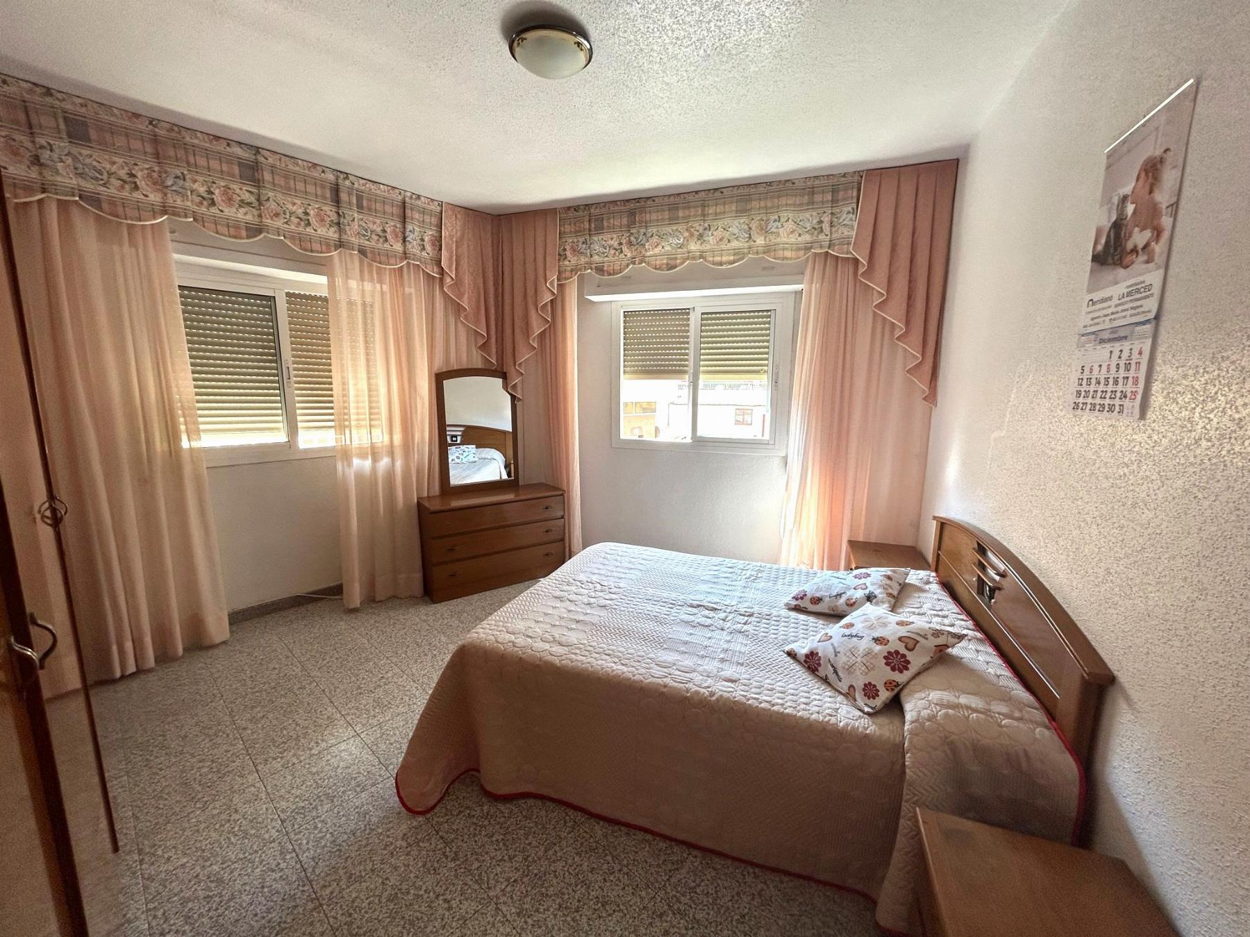 For sale of flat in Águilas