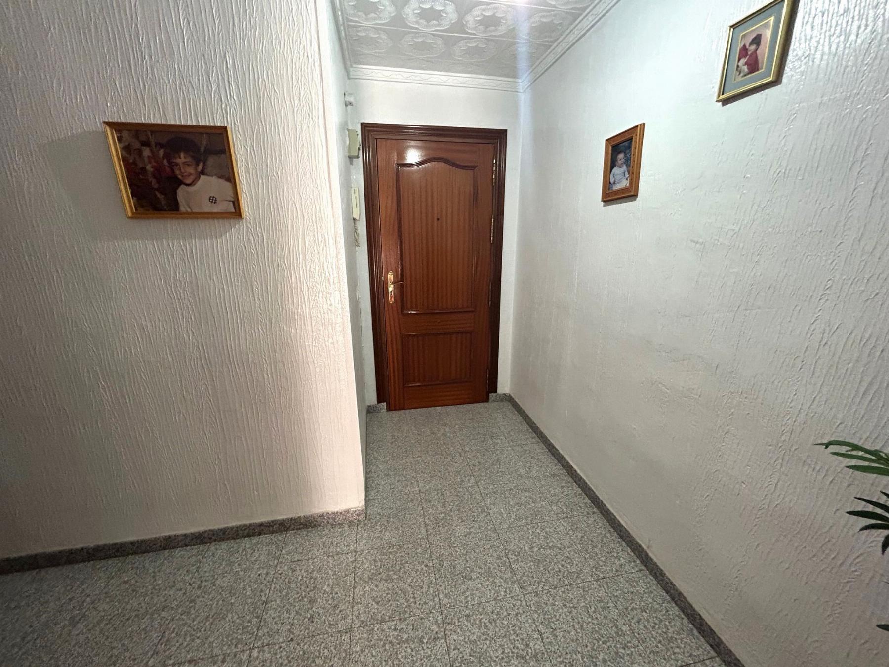 For sale of flat in Águilas