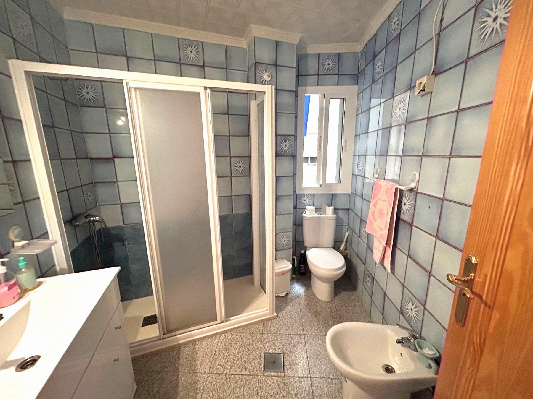 For sale of flat in Águilas