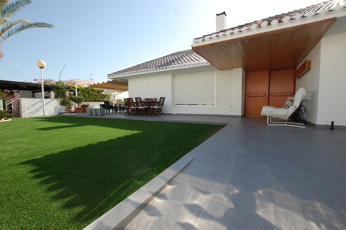 For sale of chalet in Orihuela Costa