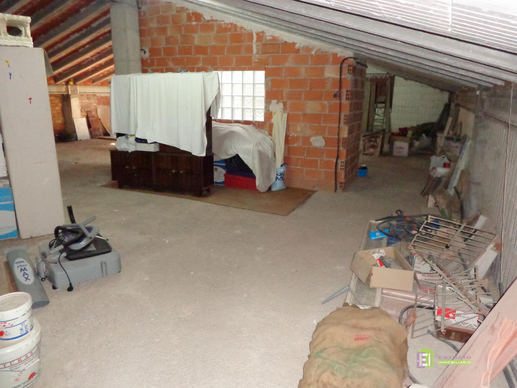 For sale of house in La Font de la Figuera
