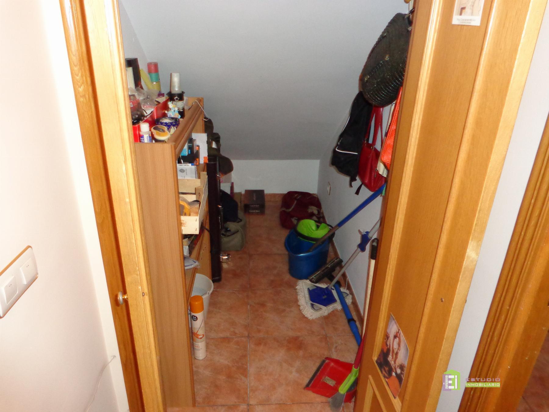For sale of house in La Font de la Figuera