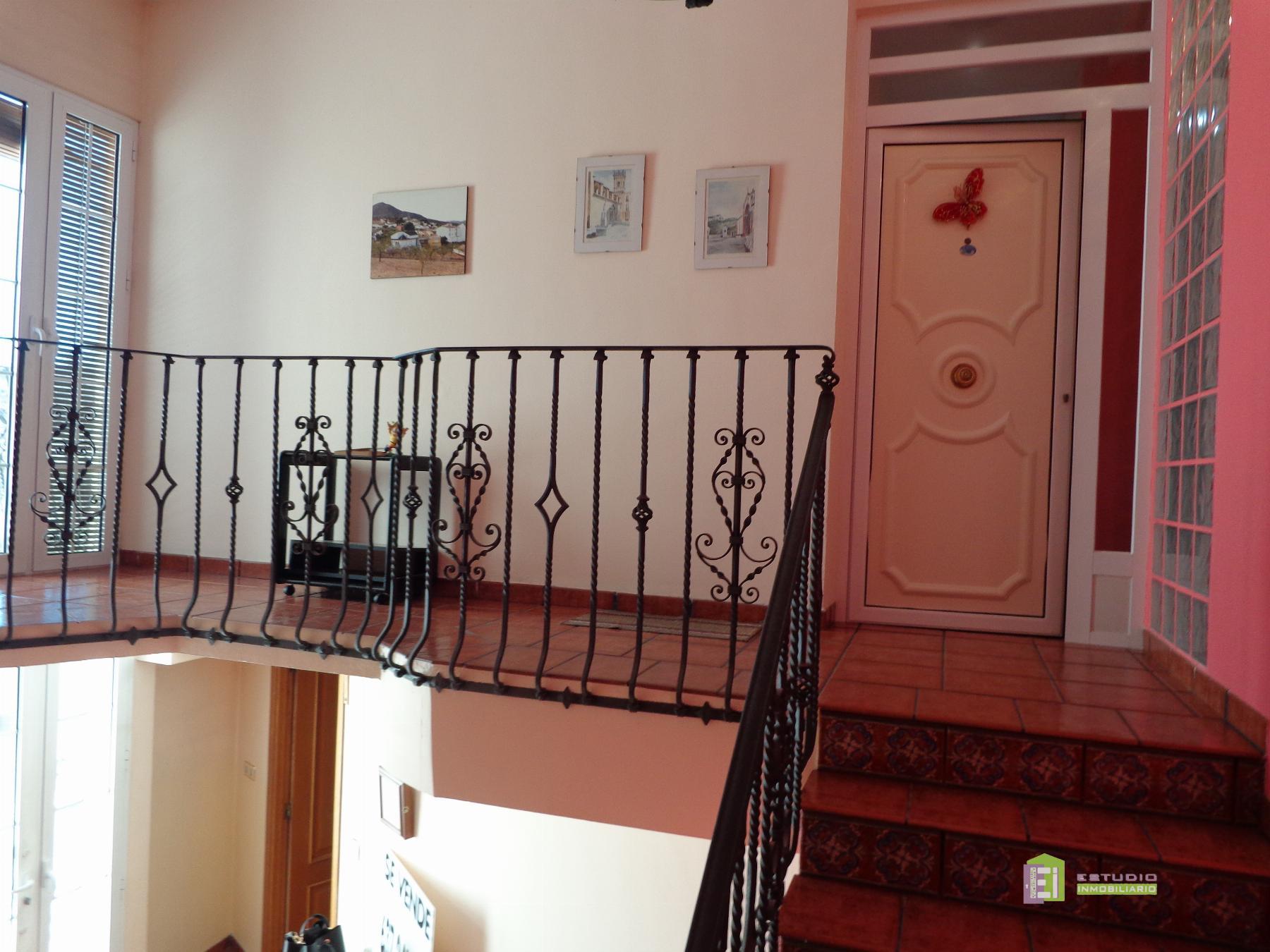 For sale of house in La Font de la Figuera