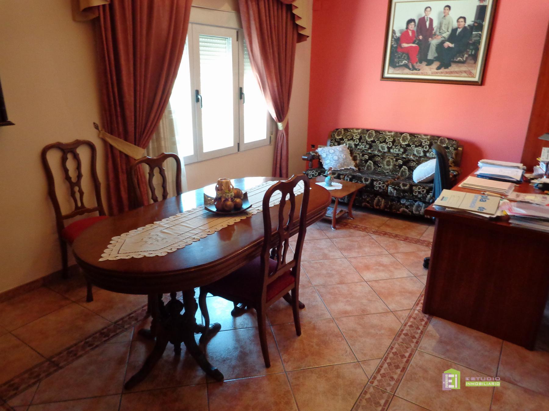 For sale of house in La Font de la Figuera
