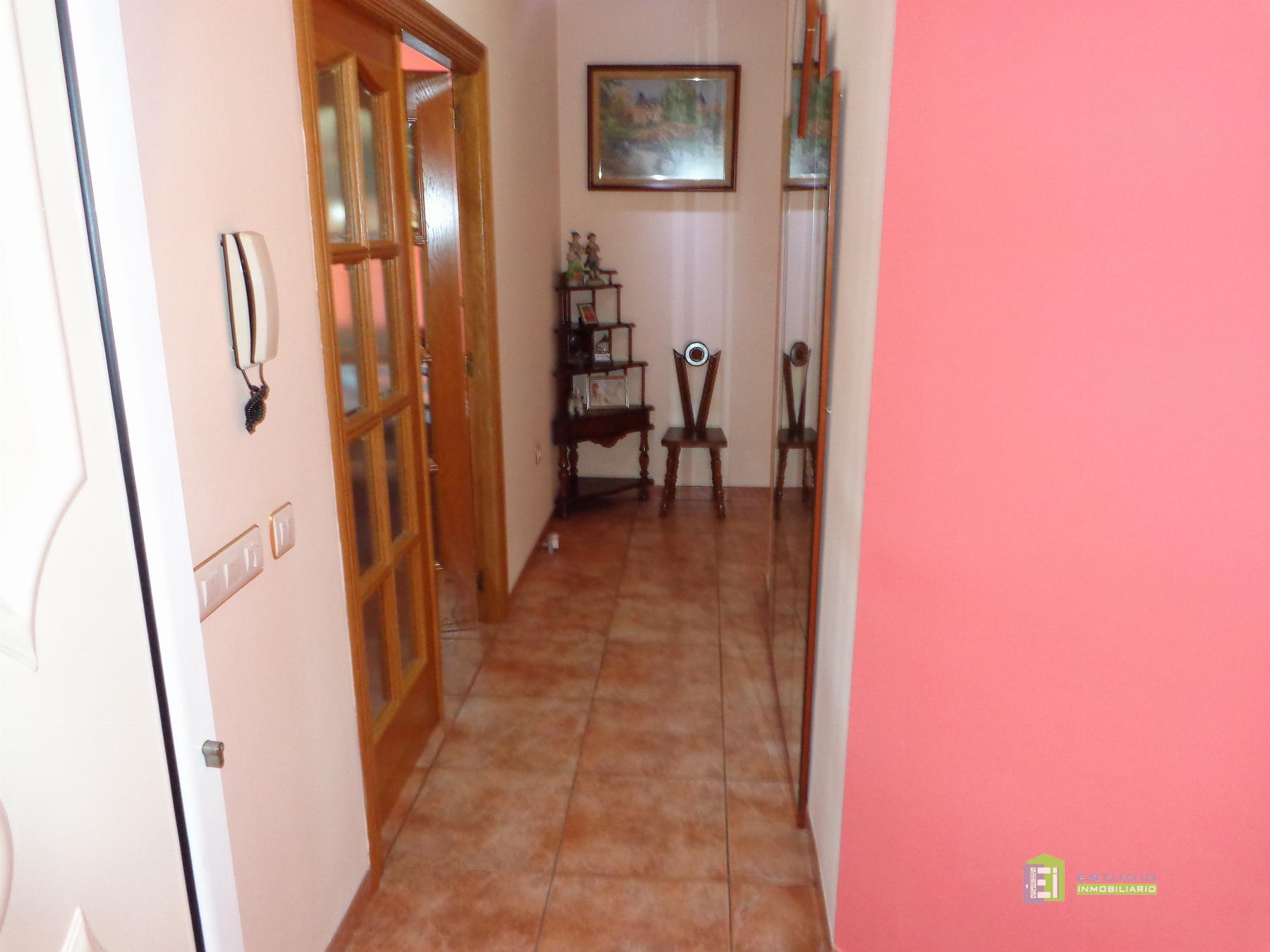 For sale of house in La Font de la Figuera