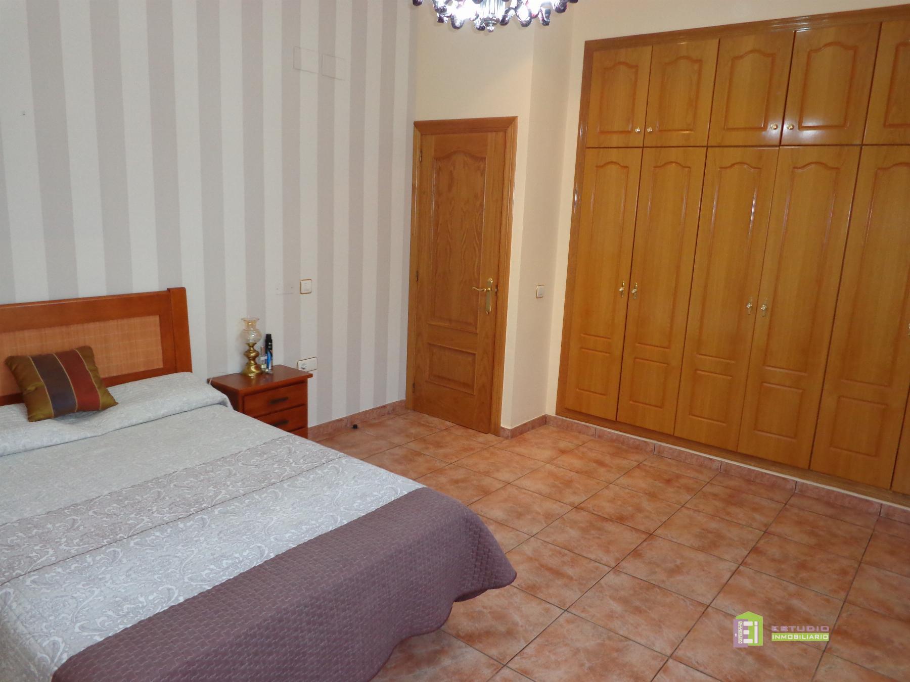 For sale of house in La Font de la Figuera