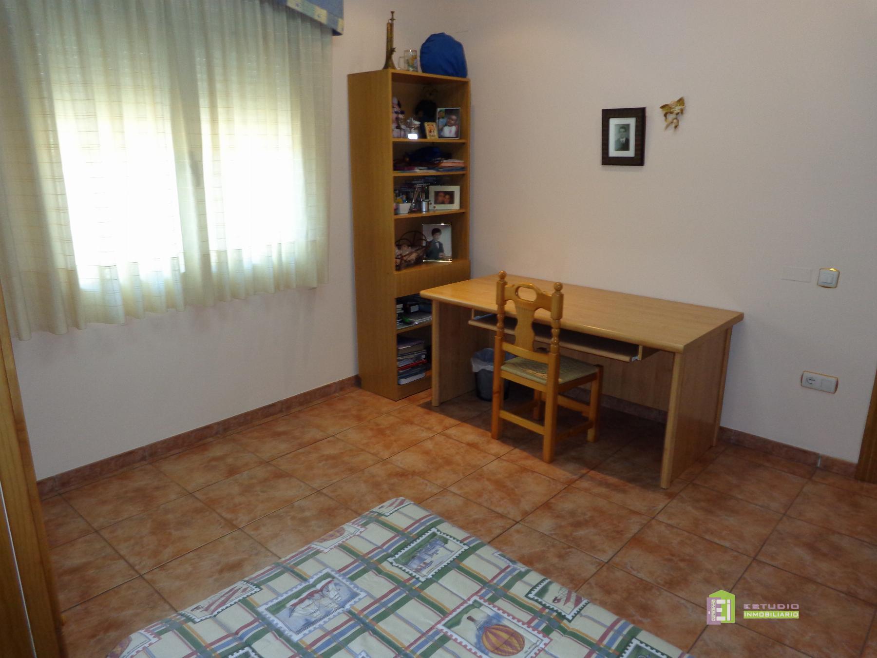 For sale of house in La Font de la Figuera