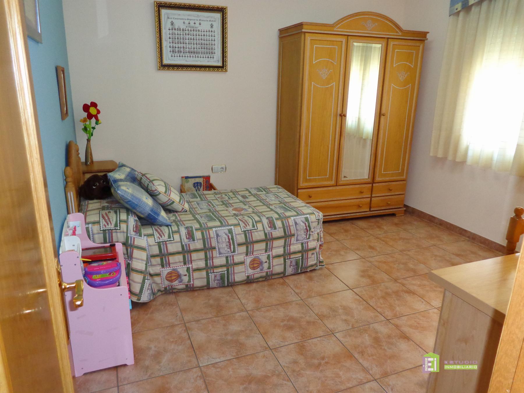 For sale of house in La Font de la Figuera