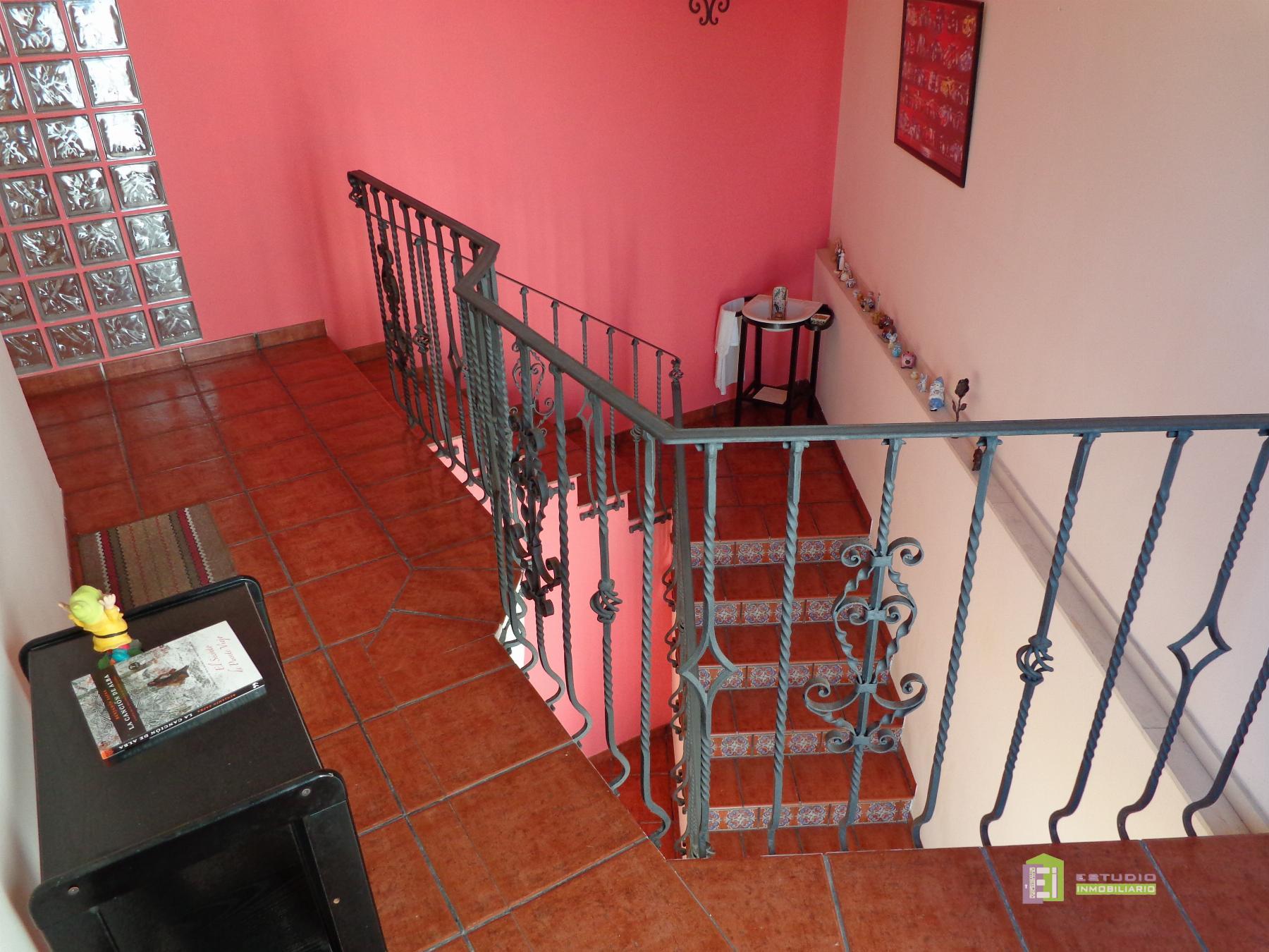 For sale of house in La Font de la Figuera