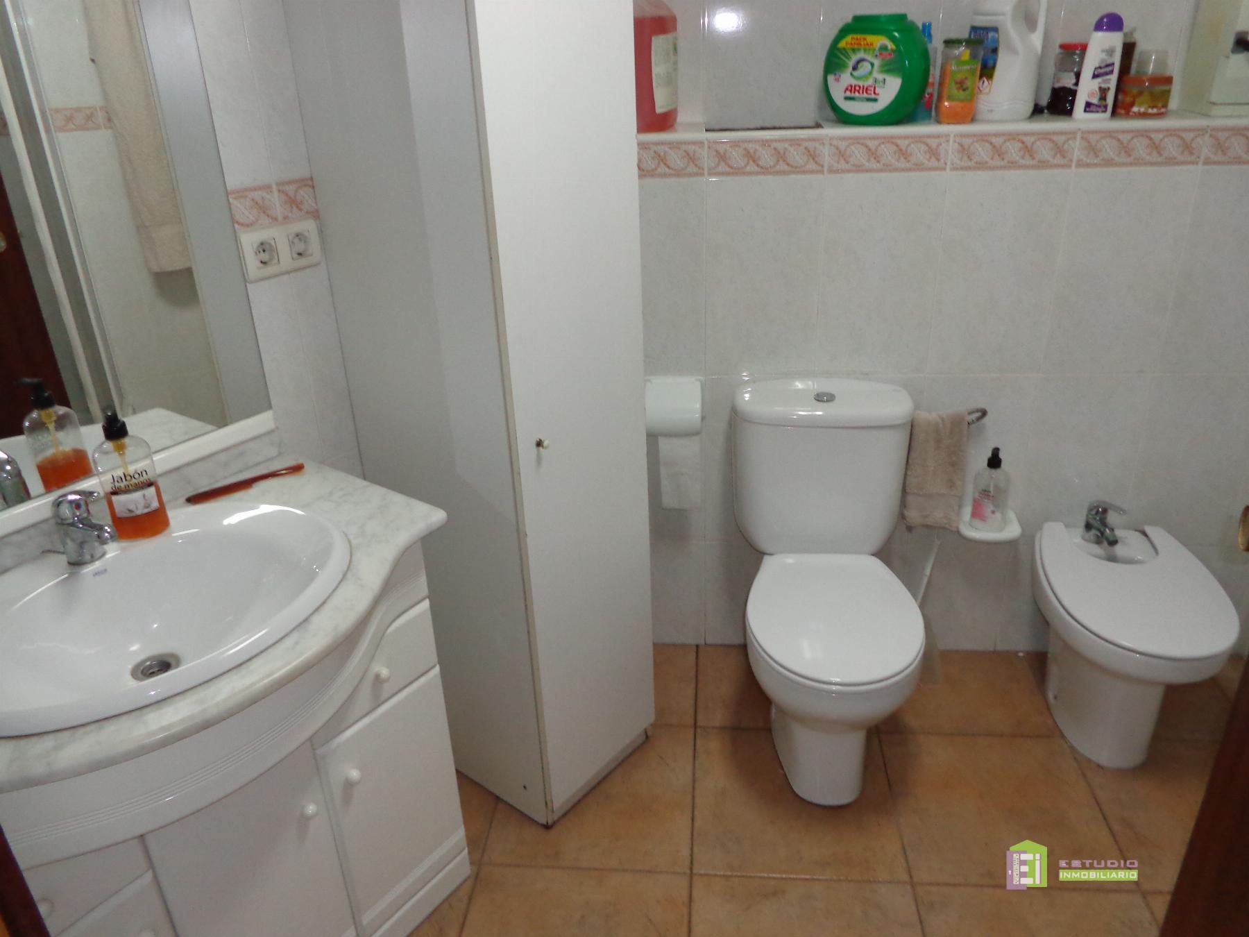 For sale of house in La Font de la Figuera