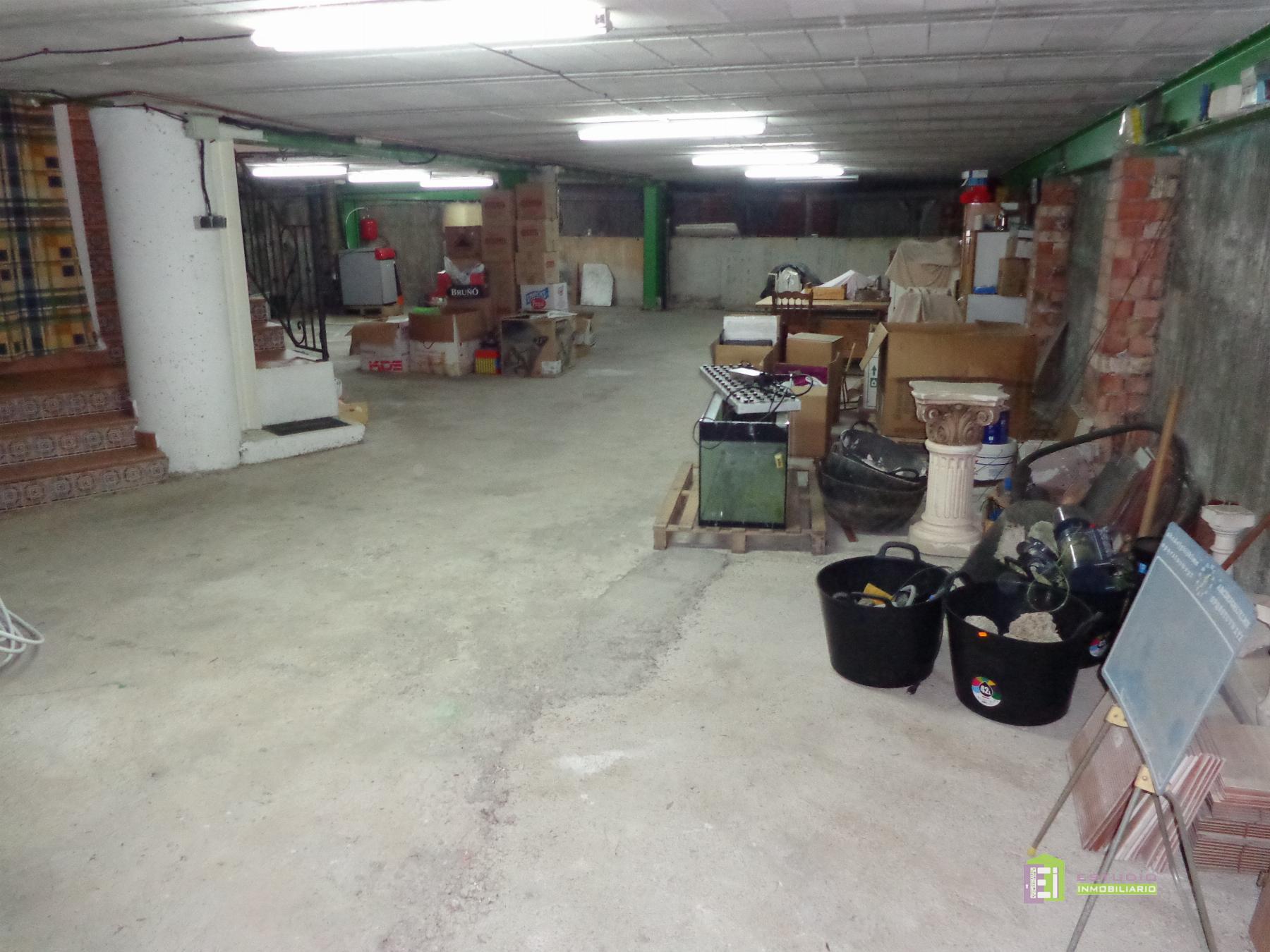 For sale of house in La Font de la Figuera
