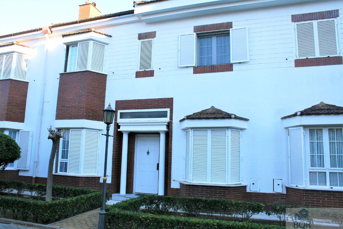 Zu verkaufen von chalet in
 Jerez de la Frontera