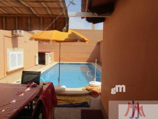For sale of chalet in El Arenal