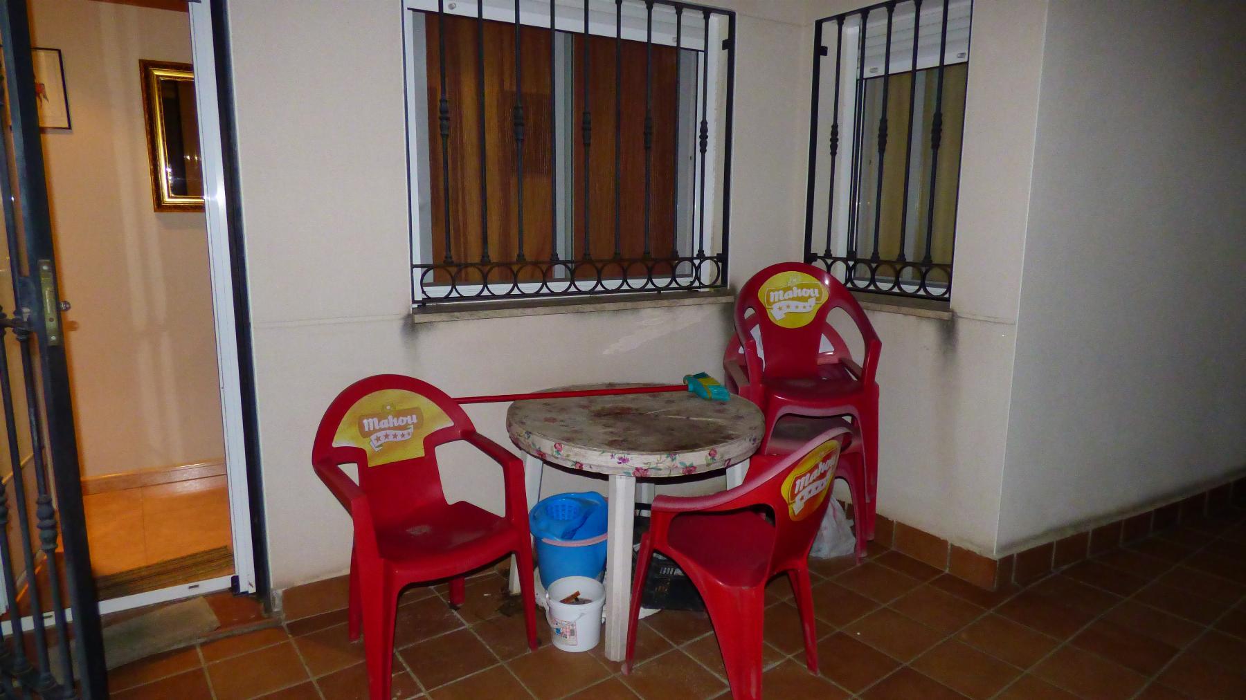 For rent of flat in Fuencarral