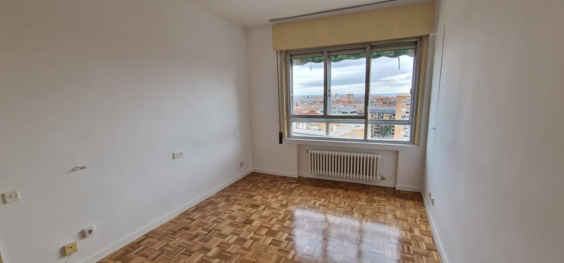 For sale of flat in Madrid