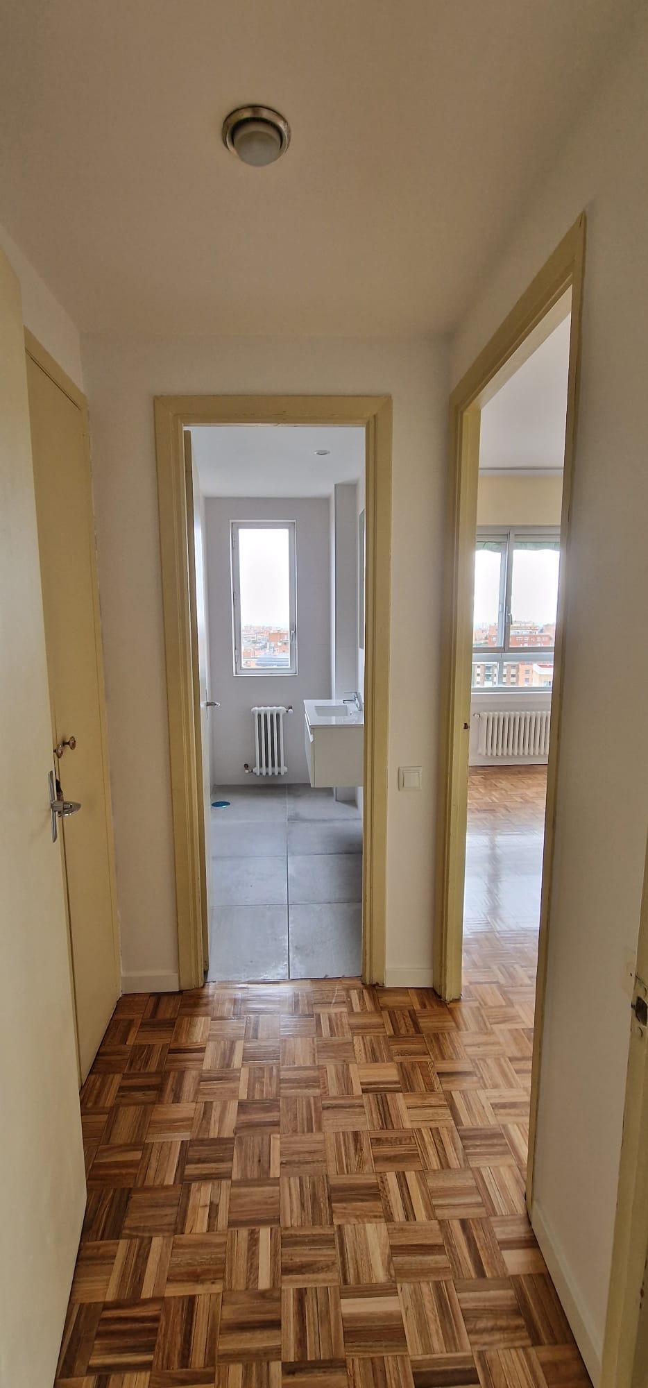 For sale of flat in Madrid