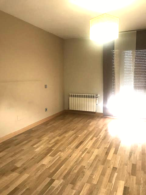 For sale of duplex in Paracuellos de Jarama
