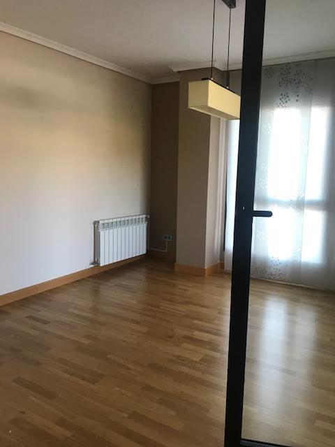 For sale of duplex in Paracuellos de Jarama