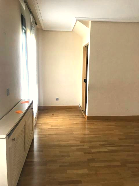 For sale of duplex in Paracuellos de Jarama