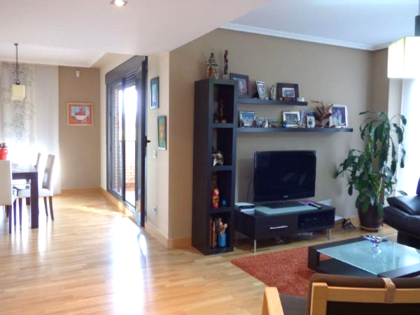 For sale of duplex in Paracuellos de Jarama