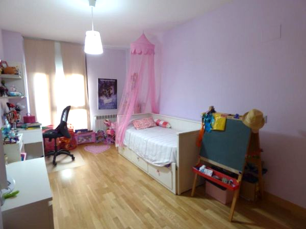 For sale of duplex in Paracuellos de Jarama