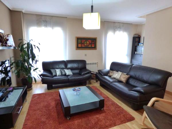 For sale of duplex in Paracuellos de Jarama