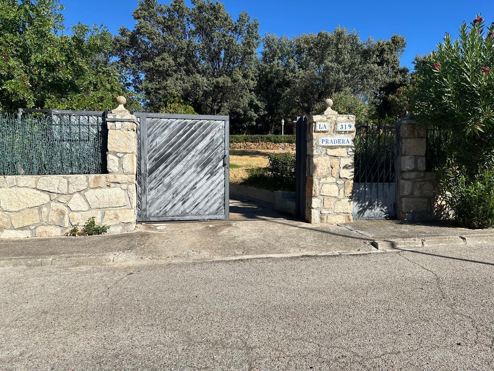 For sale of chalet in El Casar