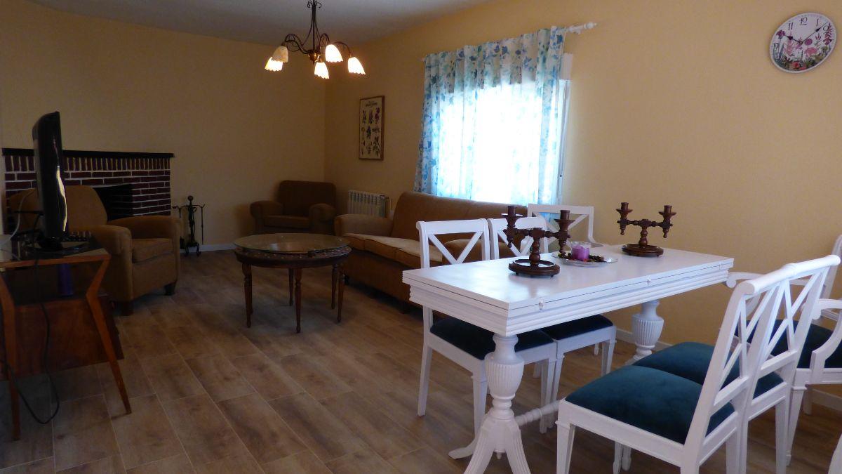 For rent of house in El Molar